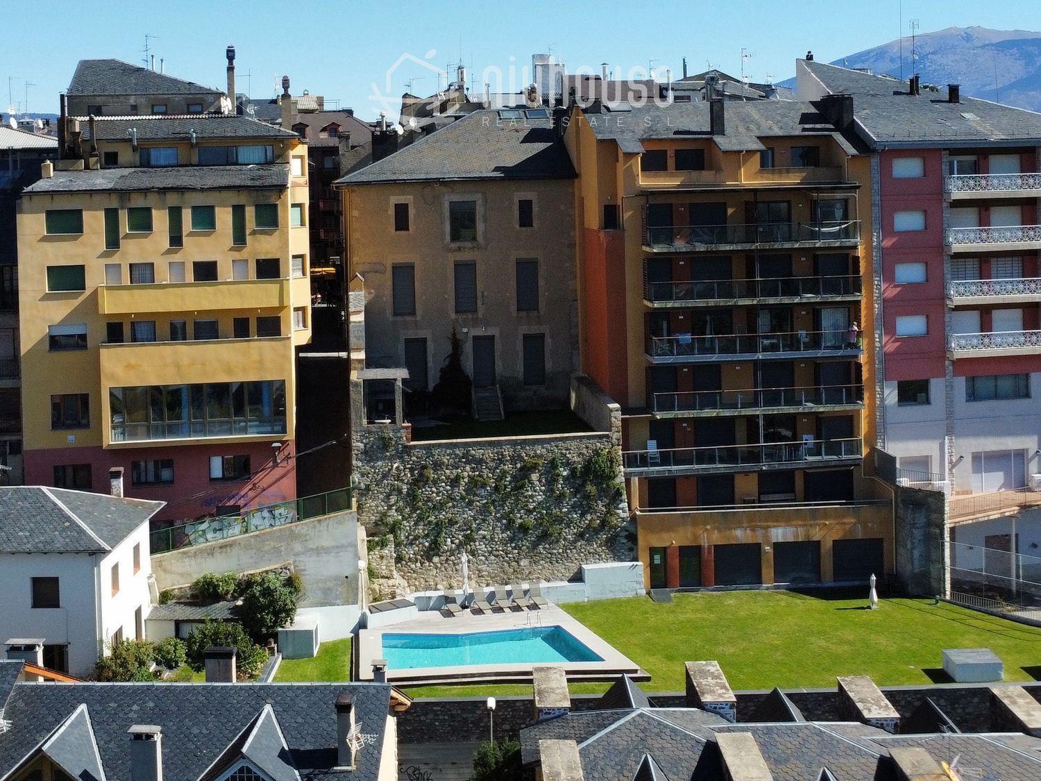 Exterior view of Flat for sale in Puigcerdà  with Private garden, Storage room and Community pool