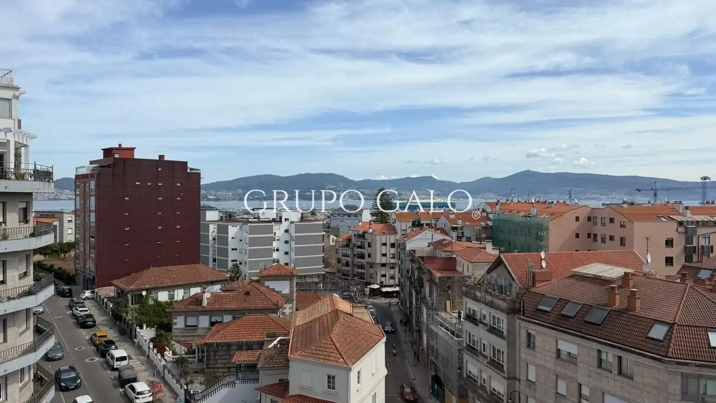 Vista exterior de Ático en venta en Vigo  con Calefacción, Parquet y Trastero