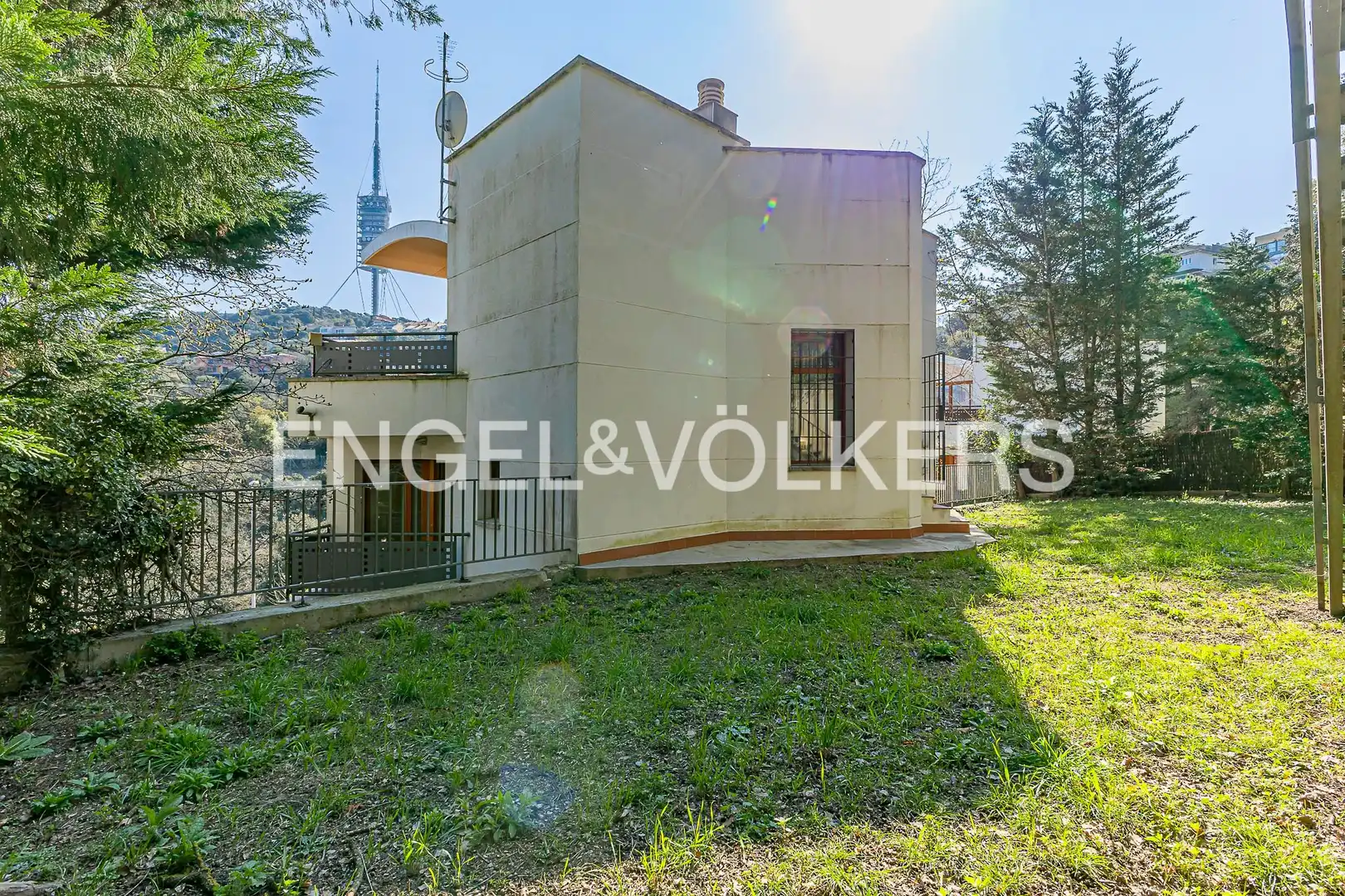 Vista exterior de Casa o chalet de alquiler en Barcelona con Aire acondicionado, Calefacción y Jardín privado