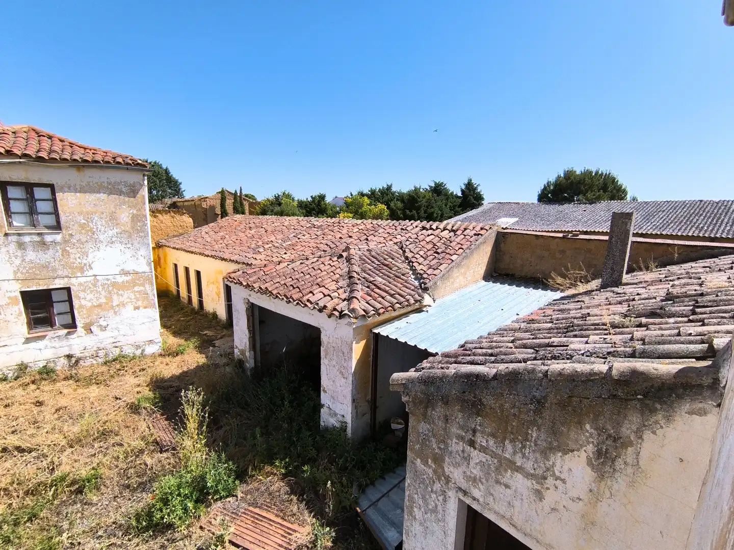 Vista exterior de Casa o xalet en venda en Meneses de Campos amb Jardí privat i Traster