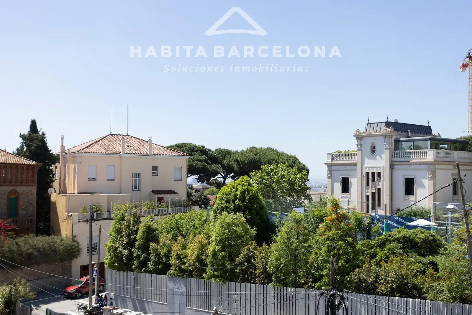Vista exterior de Casa o xalet de lloguer en Barcelona amb Aire condicionat, Calefacció i Jardí privat