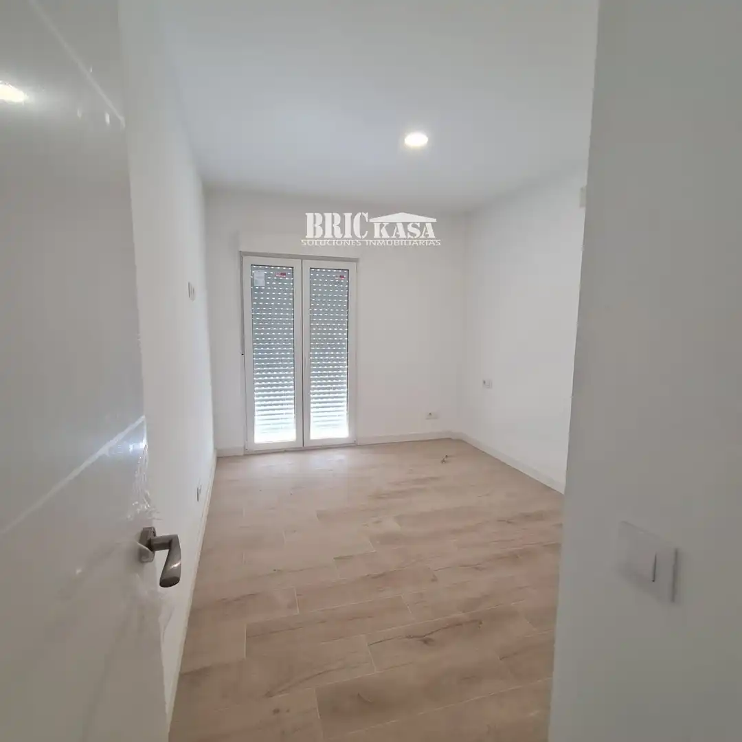 Bedroom of Buildings for sale in Madrid