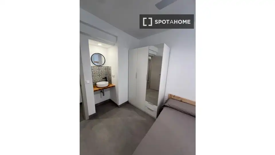 Habitación de Piso de alquiler en Alicante / Alacant con Aire acondicionado, Calefacción y Amueblado