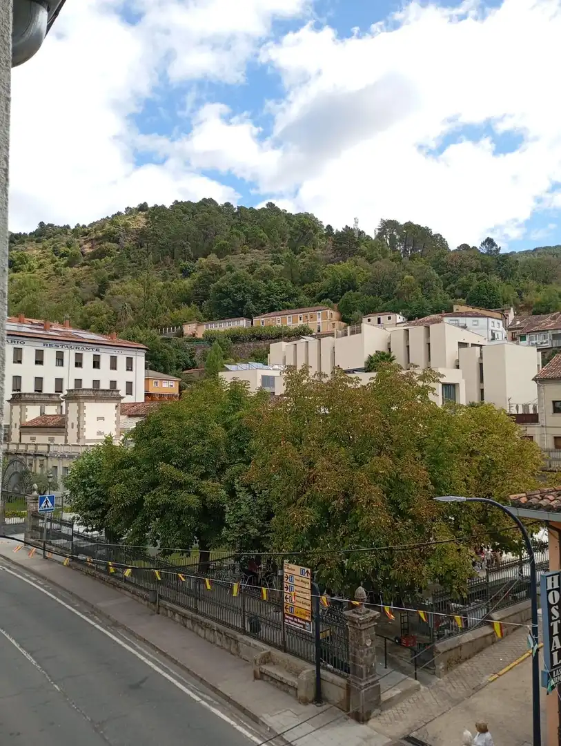 Vista exterior de Edificio en venta en Baños de Montemayor