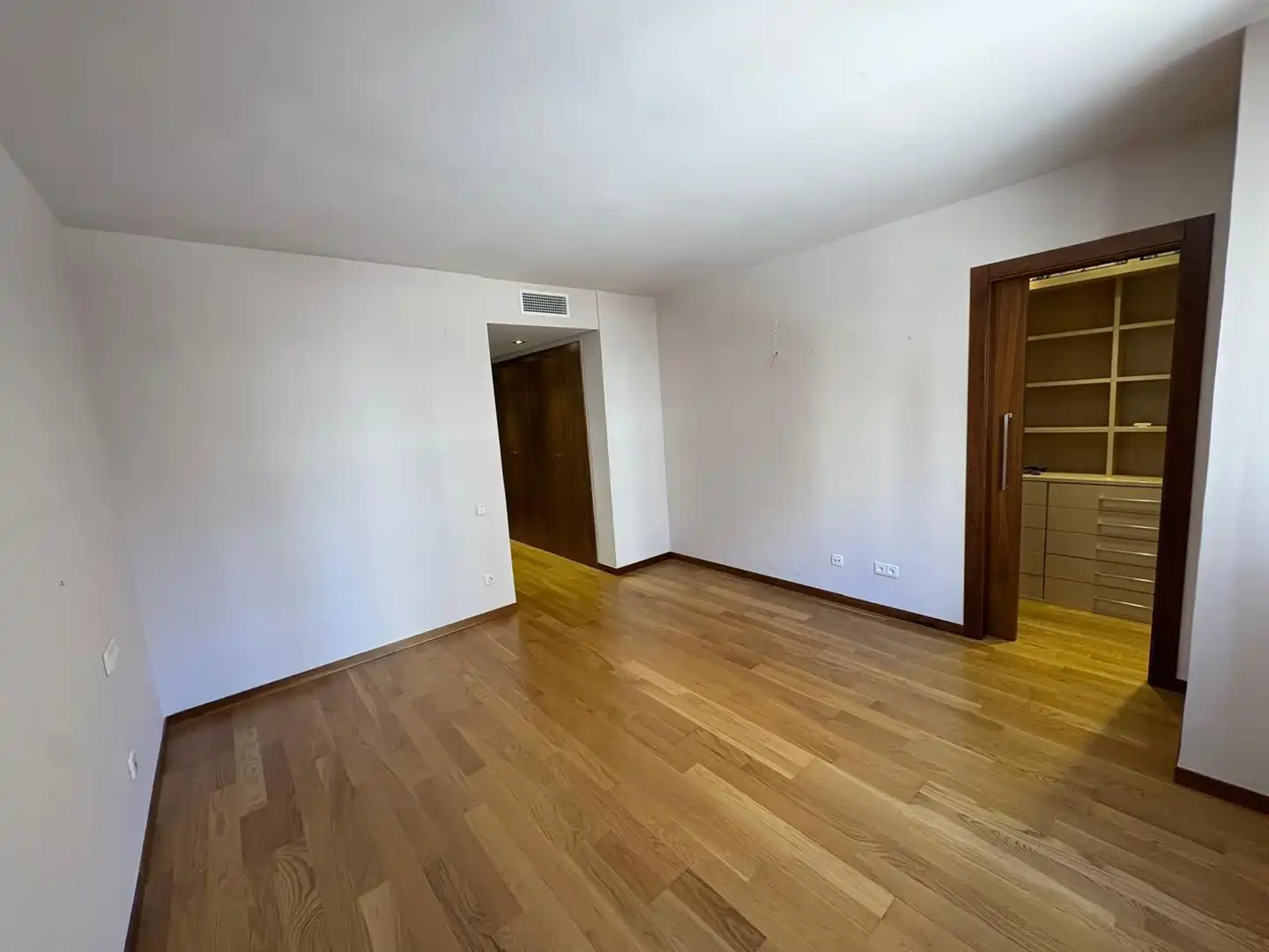 Habitación de Piso de alquiler en Murcia con Aire acondicionado, Calefacción y Trastero