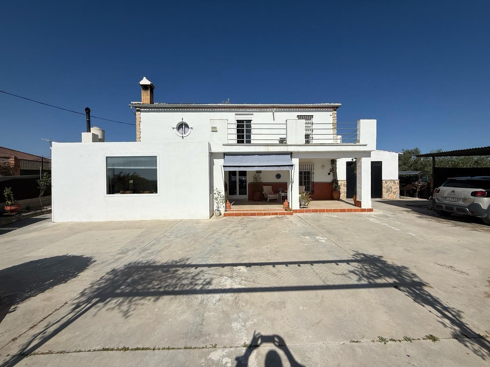 Vista exterior de Casa o xalet en venda en Aguilar de la Frontera amb Aire condicionat, Jardí privat i Terrassa