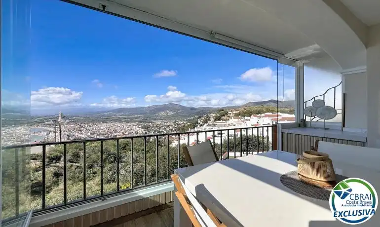 Vista exterior de Apartament en venda en Roses amb Calefacció, Terrassa i Moblat