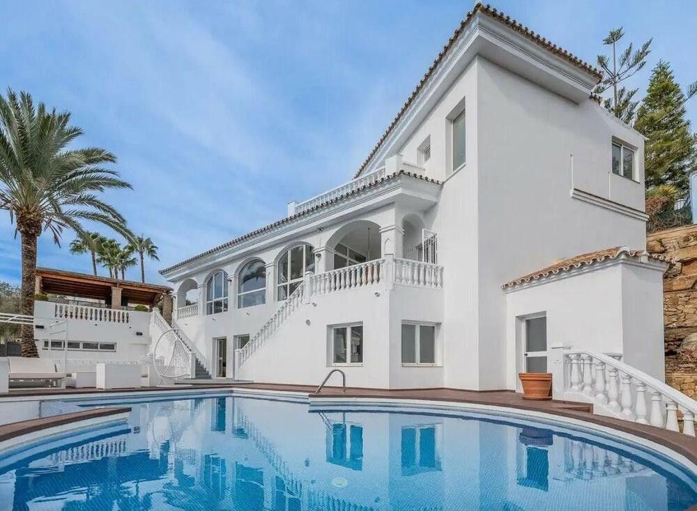 Vista exterior de Casa o xalet de lloguer en Marbella amb Aire condicionat, Calefacció i Jardí privat