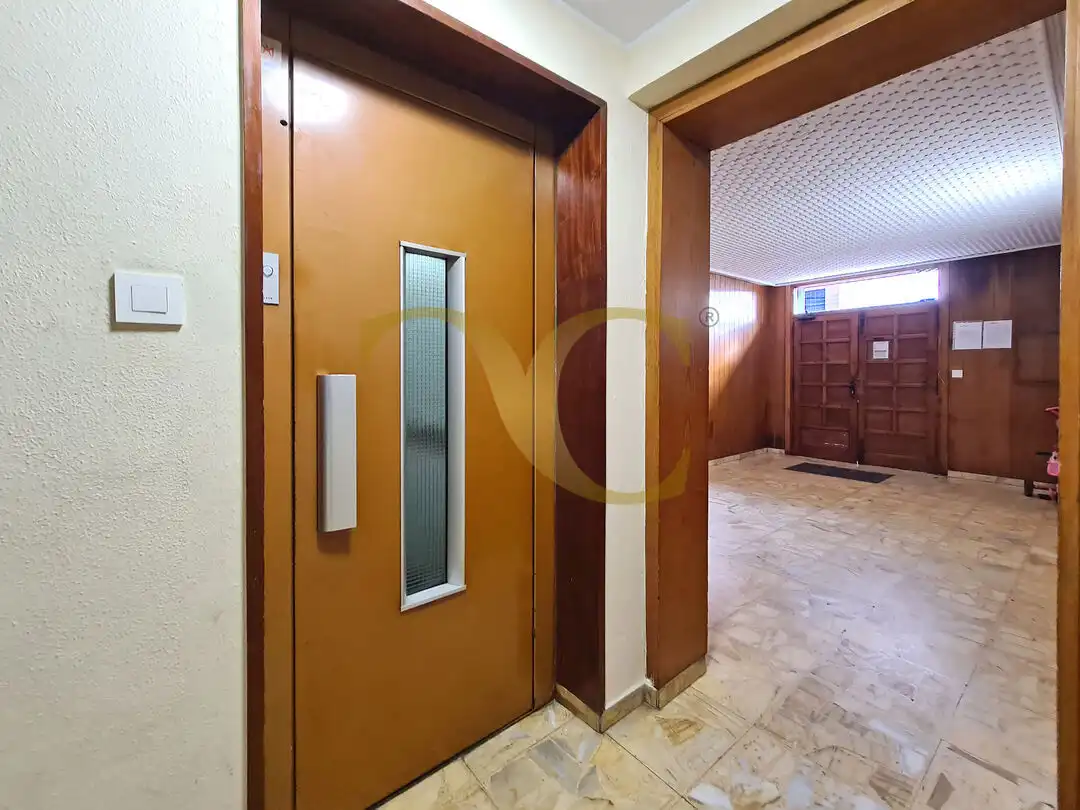 Piso en venta en Oviedo  con Calefacción, Trastero y Amueblado