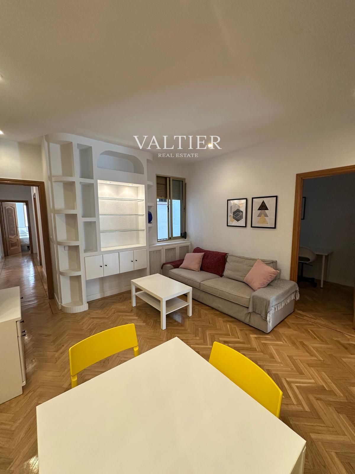 Living room of Flat for rent in  Madrid Capital  with Heating, Terrace and Furnished