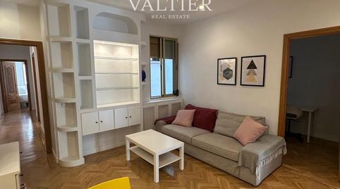 Photo 2 of Flat for rent in Calle de Maudes, Ríos Rosas - Nuevos Ministerios, Madrid Capital
