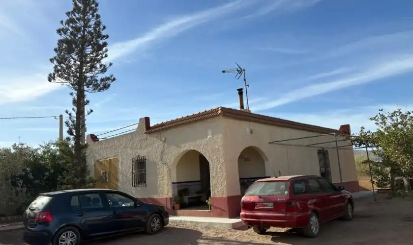 Vista exterior de Casa o xalet en venda en Níjar amb Jardí privat, Terrassa i Piscina