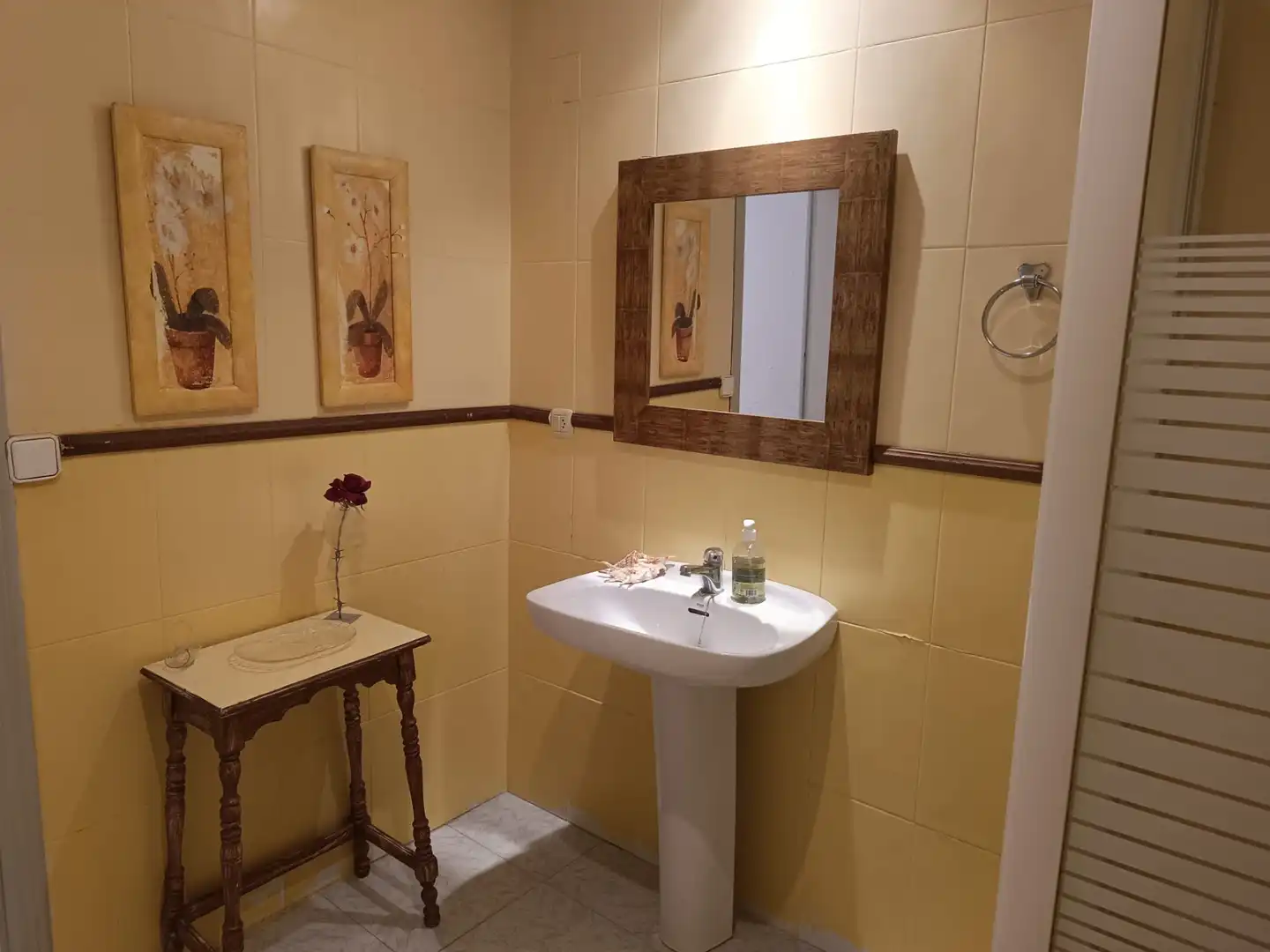 Badezimmer von Geschaftsraum zum Verkauf in Tarragona mit Klimaanlage und Heizung