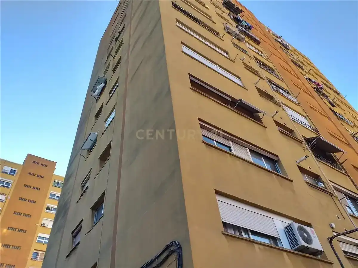 Vista exterior de Apartament en venda en Rubí