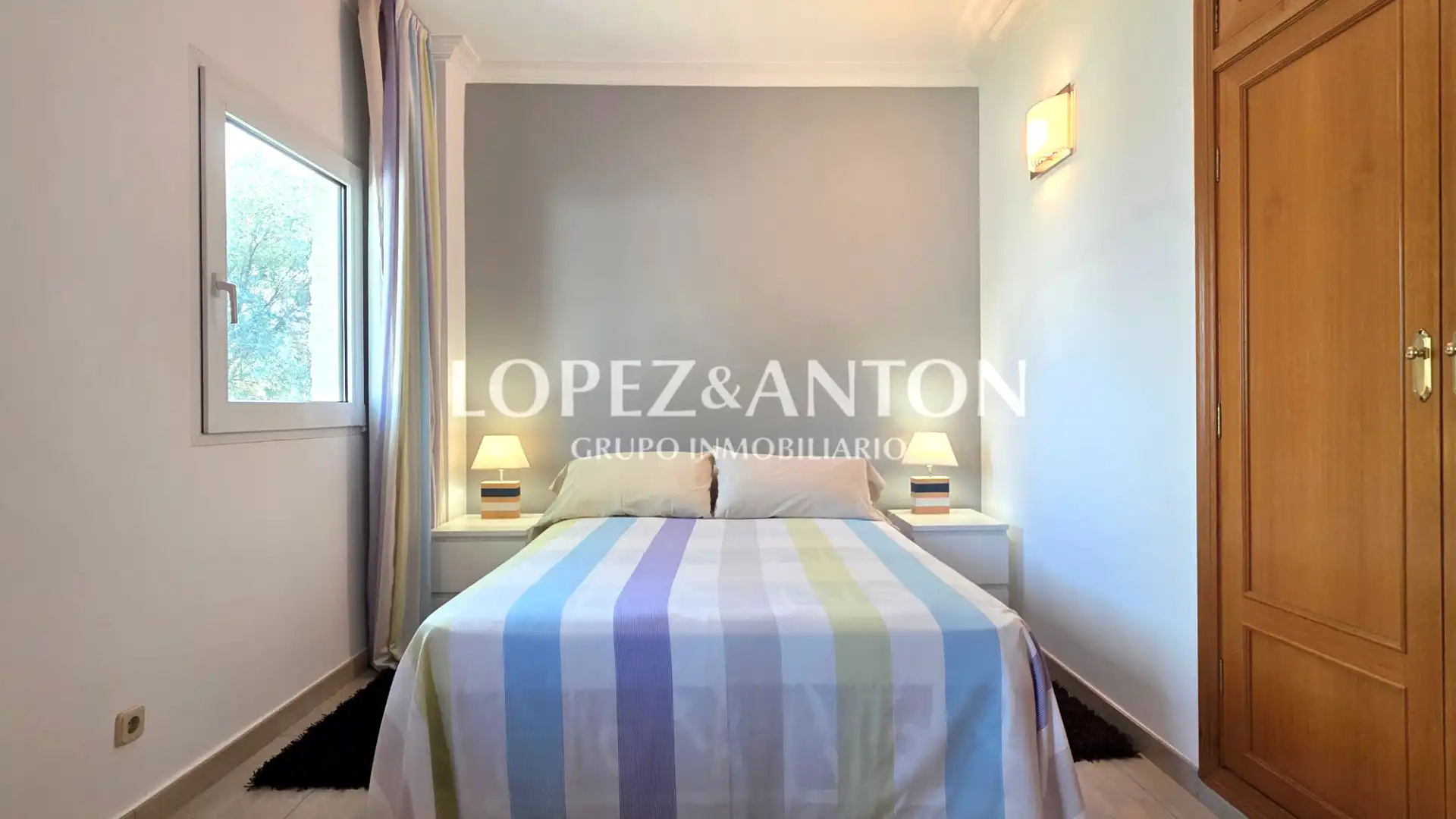 Bedroom of Houses for sale in L'Eliana  with Air Conditioner, Private garden and Terrace