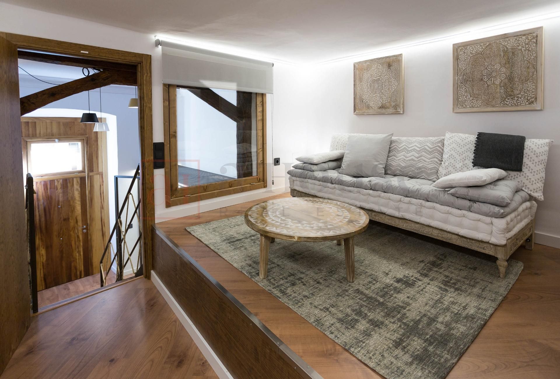 Sala d'estar de Dúplex en venda en  Madrid Capital amb Aire condicionat i Calefacció
