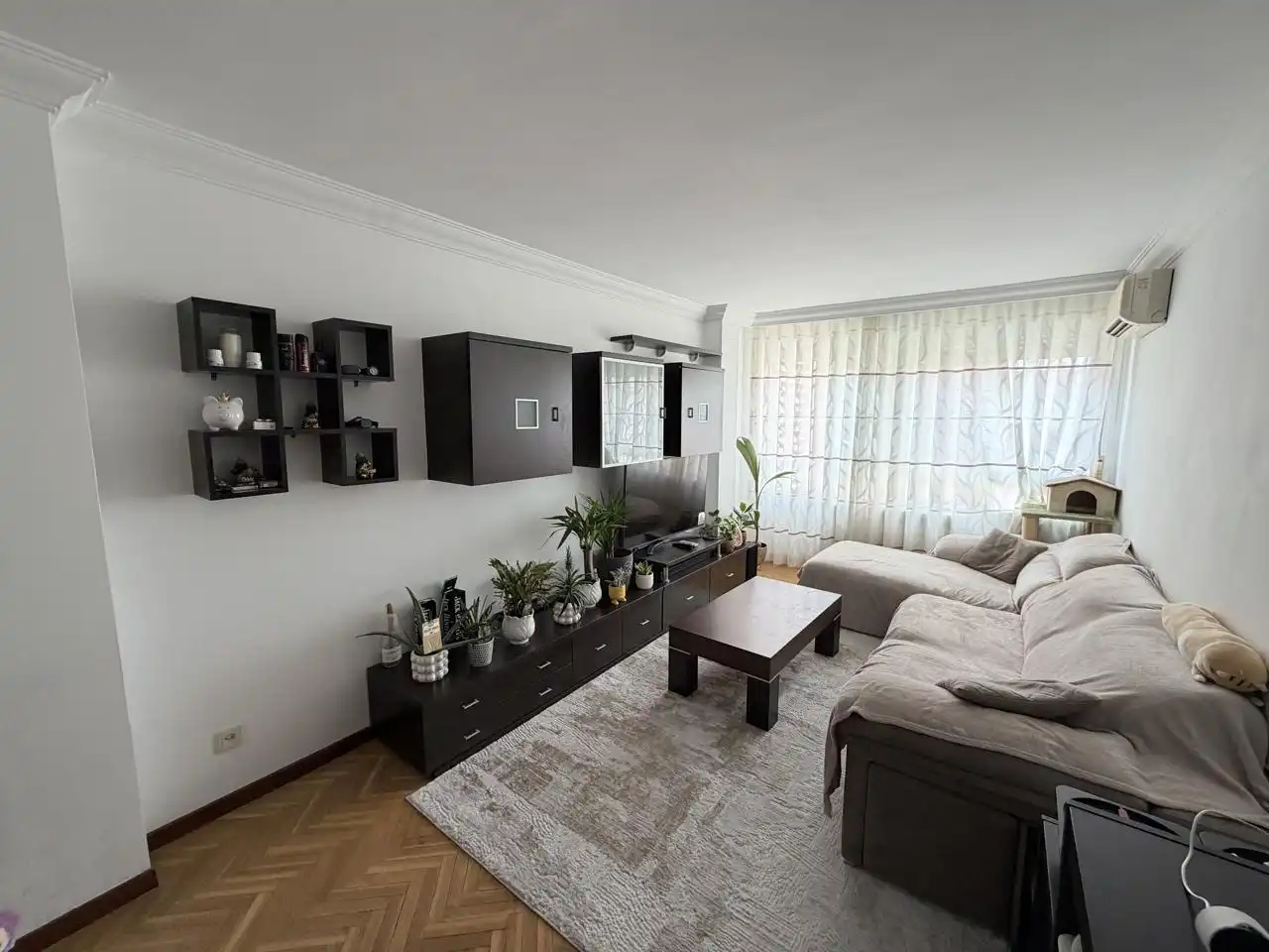 Living room of Flat for sale in Torrejón de Ardoz  with Air Conditioner, Heating and Parquet flooring