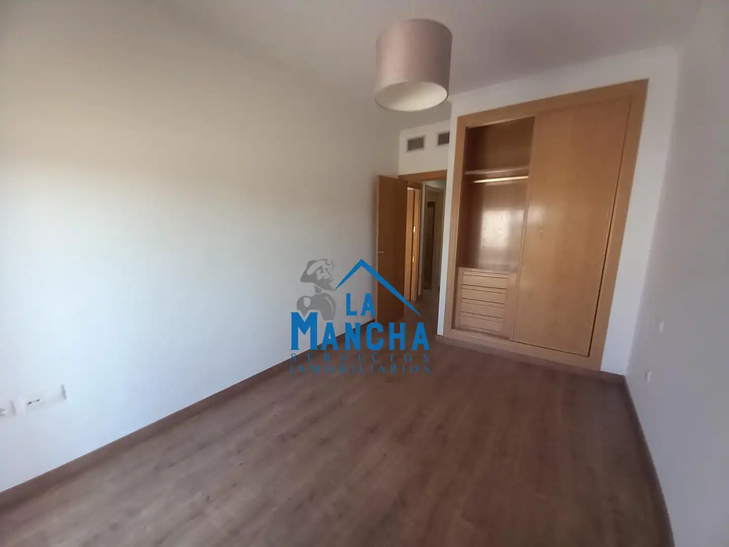 Habitación de Apartamento en venta en Albacete con Aire acondicionado, Calefacción y Trastero