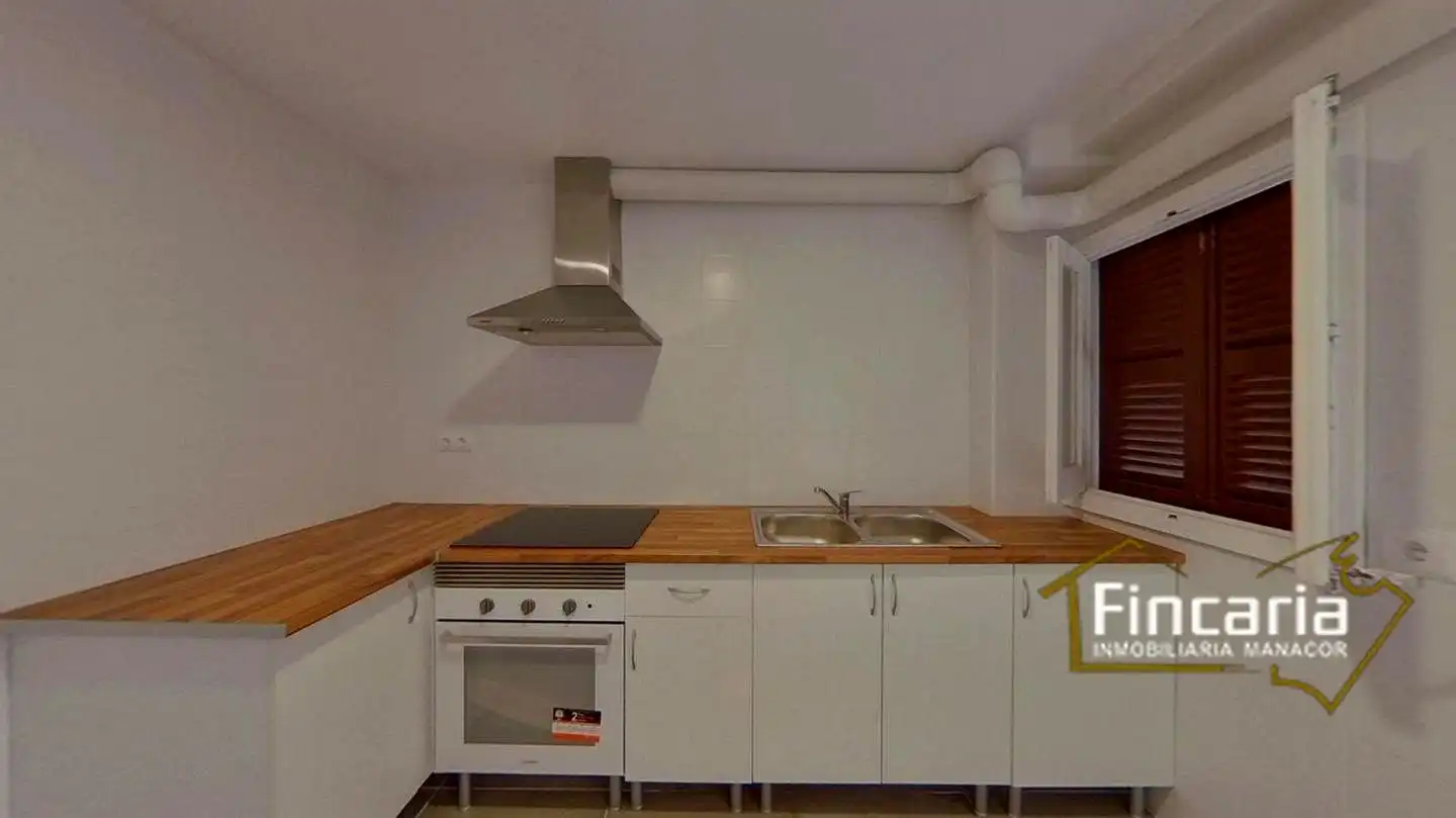 Kitchen of Flat for sale in Manacor  with Balcony