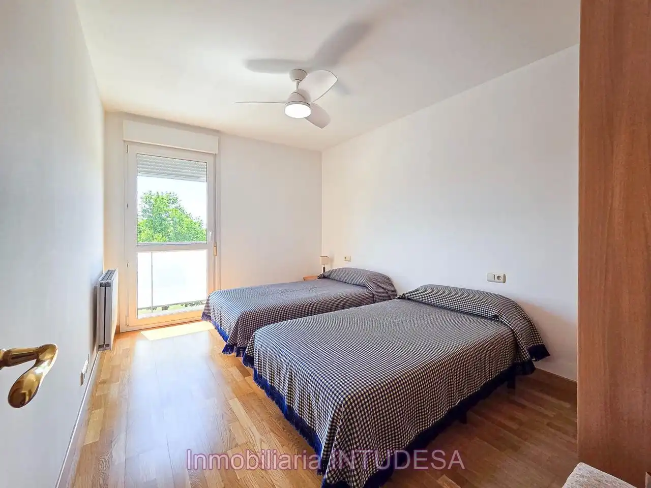 Habitación de Casa adosada en venta en Murchante con Calefacción, Jardín privado y Parquet