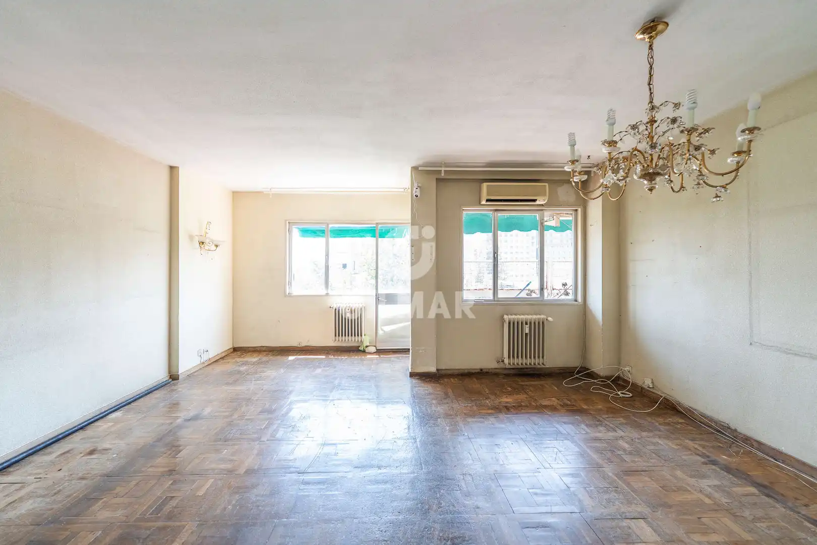 Sala de estar de Piso en venta en Madrid con Calefacción, Trastero y Balcón