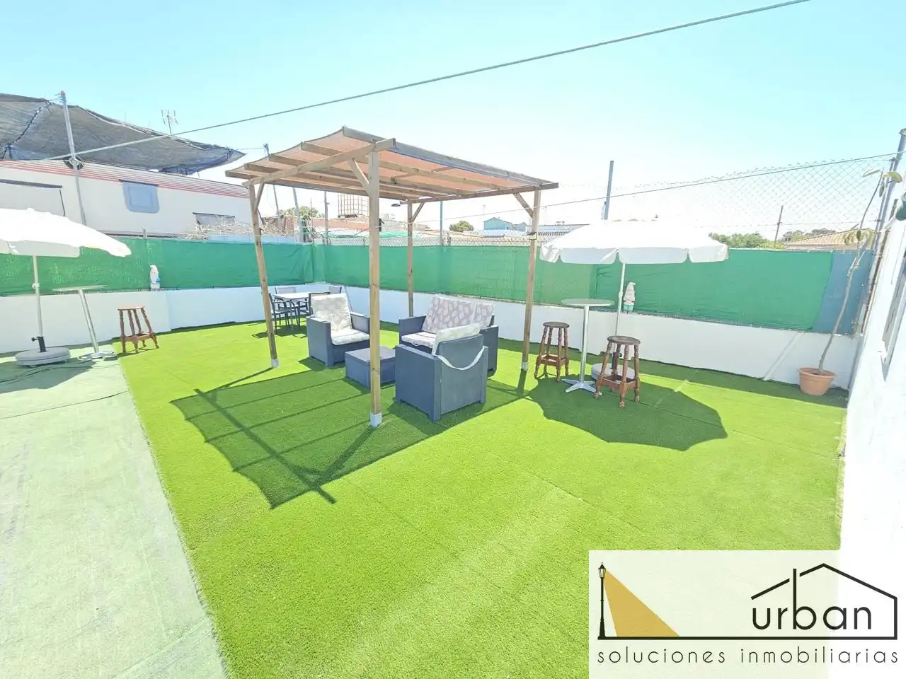 Terrassa de Finca rústica en venda en Chipiona amb Aire condicionat, Calefacció i Jardí privat