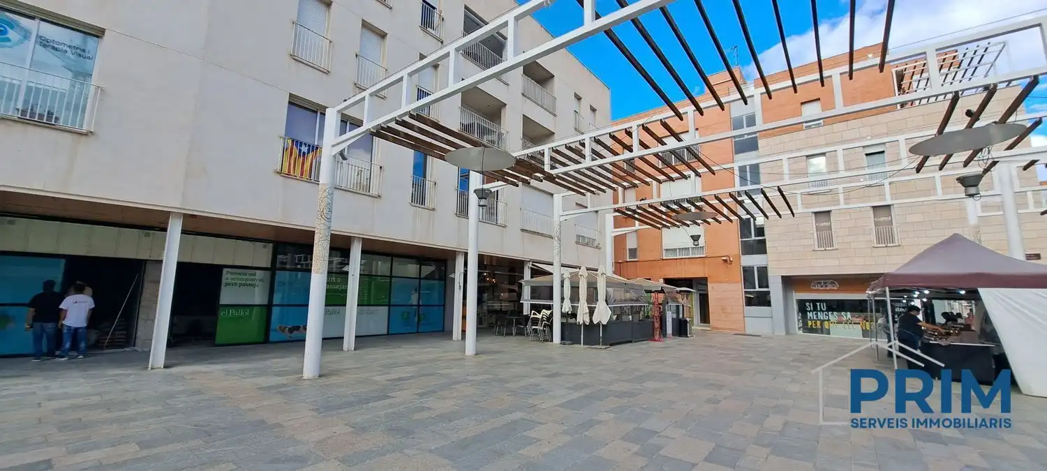 Business premises to rent in Plaza Evarist Fàbregas i Pam, imagen 2