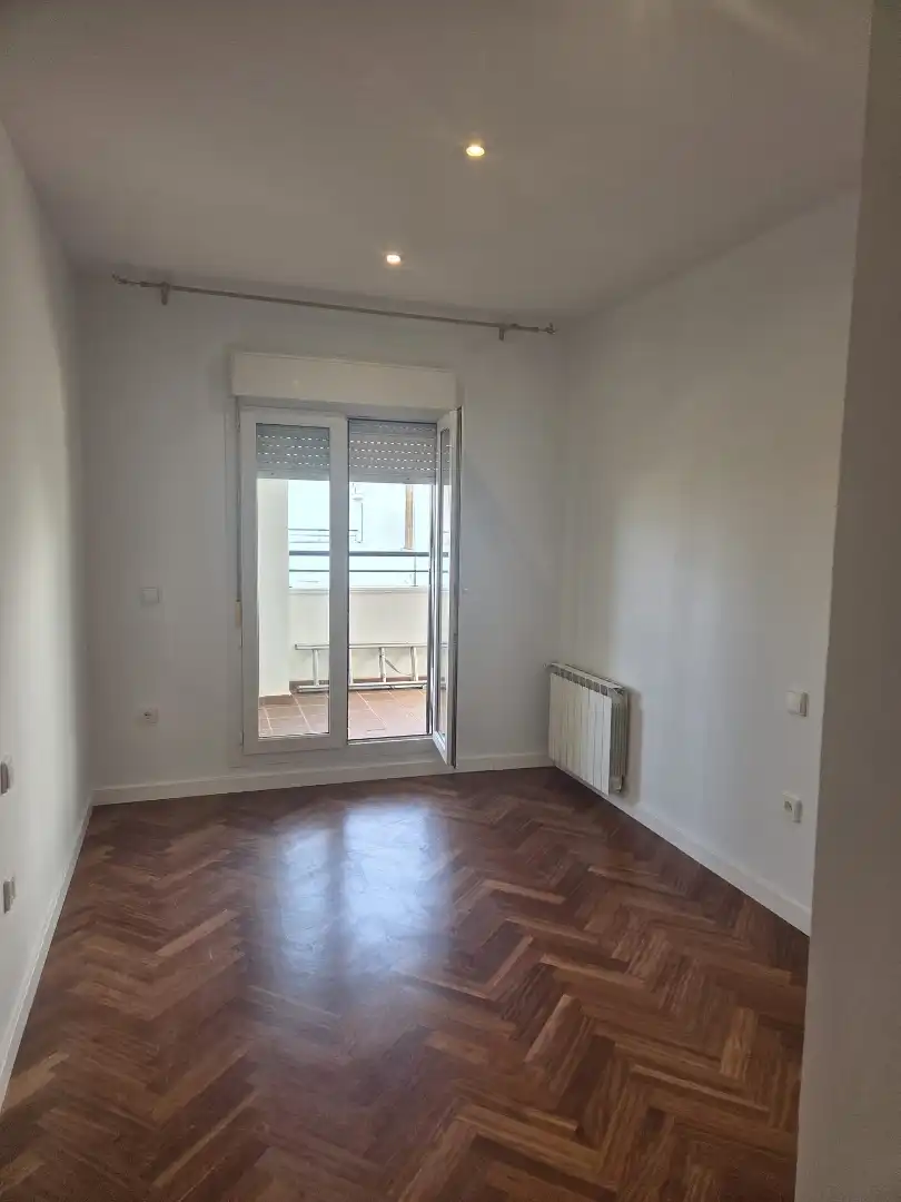 Habitación de Ático de alquiler en Badajoz con Aire acondicionado, Calefacción y Parquet