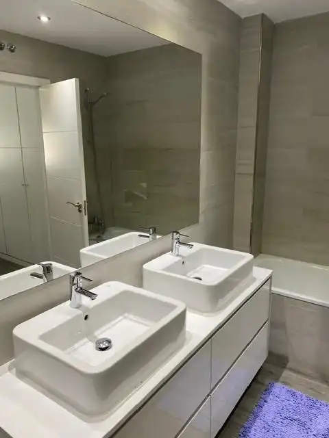 Bathroom of Flat for rent in Madrid  with Air Conditioner, Heating and Furnished