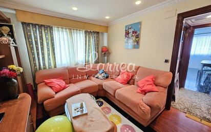 Living room of Flat for sale in Amorebieta-Etxano  with Heating, Storage room and Furnished