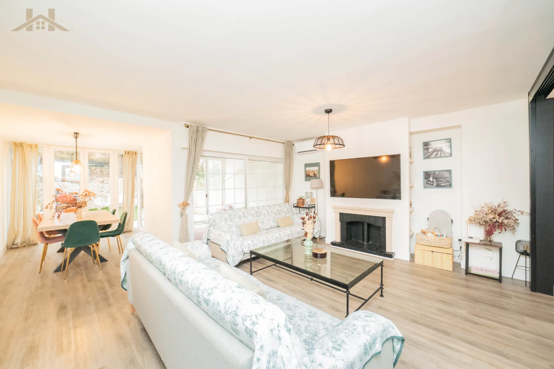 Living room of Single-family semi-detached for sale in Majadahonda  with Air Conditioner, Heating and Private garden