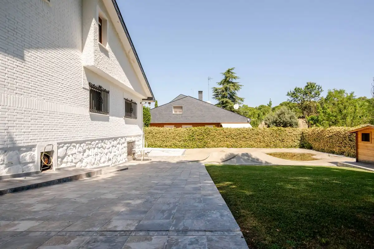 Jardín de Casa o chalet en venta en Boadilla del Monte con Aire acondicionado, Calefacción y Jardín privado