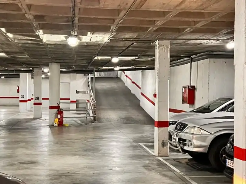 Einzelparkplatz zur Miete in Pablo Surra de Garay 21