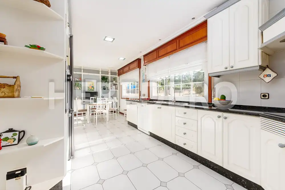 Cocina de Casa o chalet en venta en Vigo  con Calefacción, Jardín privado y Terraza