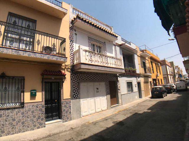 Vista exterior de Casa o xalet en venda en  Sevilla Capital