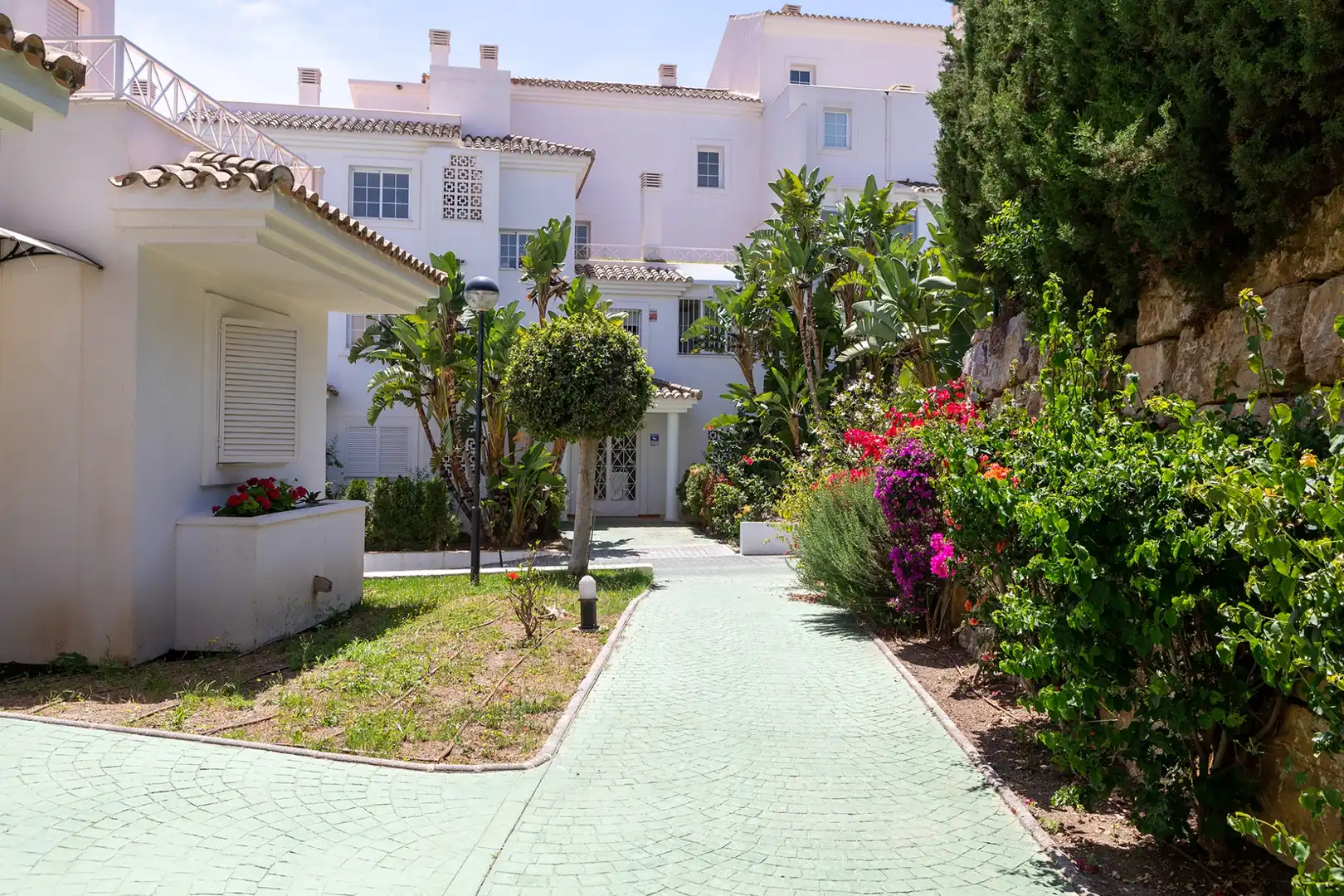 Jardí de Pis en venda en Marbella amb Aire condicionat, Terrassa i Moblat