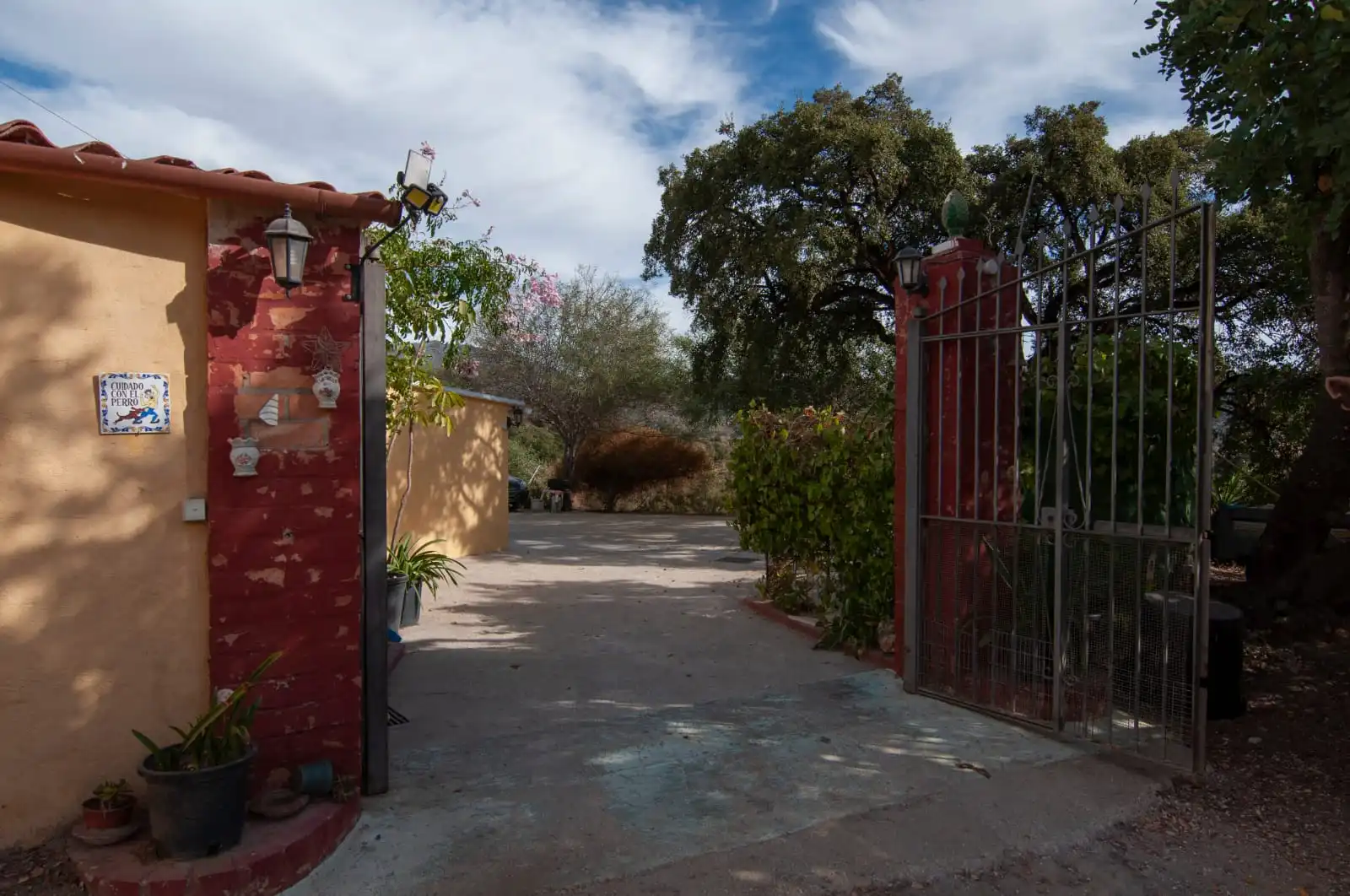 Vista exterior de Casa o xalet en venda en Marbella amb Piscina i Moblat