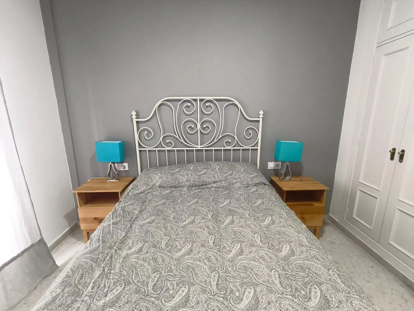 Dormitori de Apartament de lloguer en Jerez de la Frontera amb Aire condicionat, Moblat i Balcó