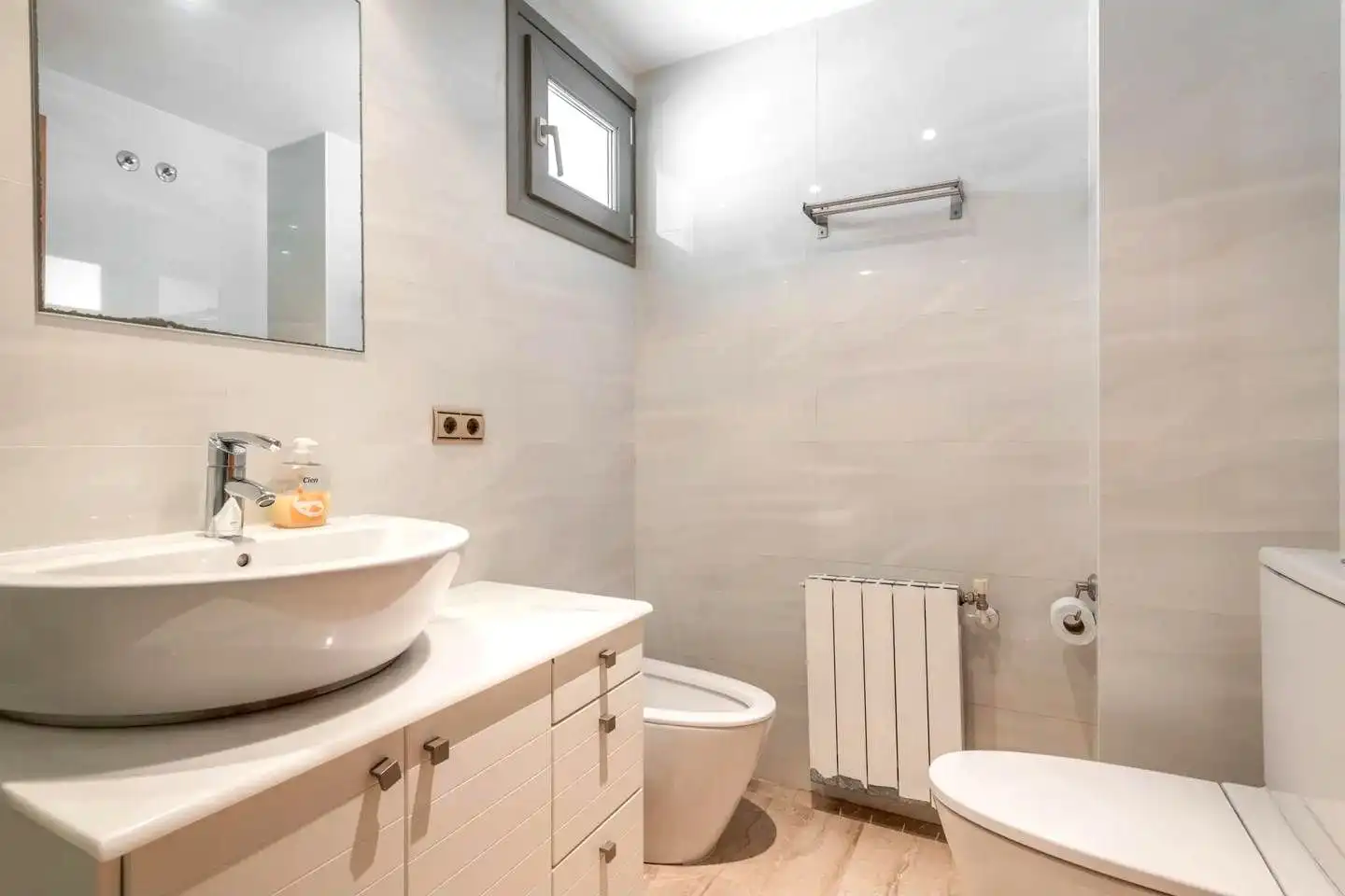 Badezimmer von Maisonette zur Miete in Oropesa del Mar / Orpesa mit Klimaanlage, Terrasse und Möbliert
