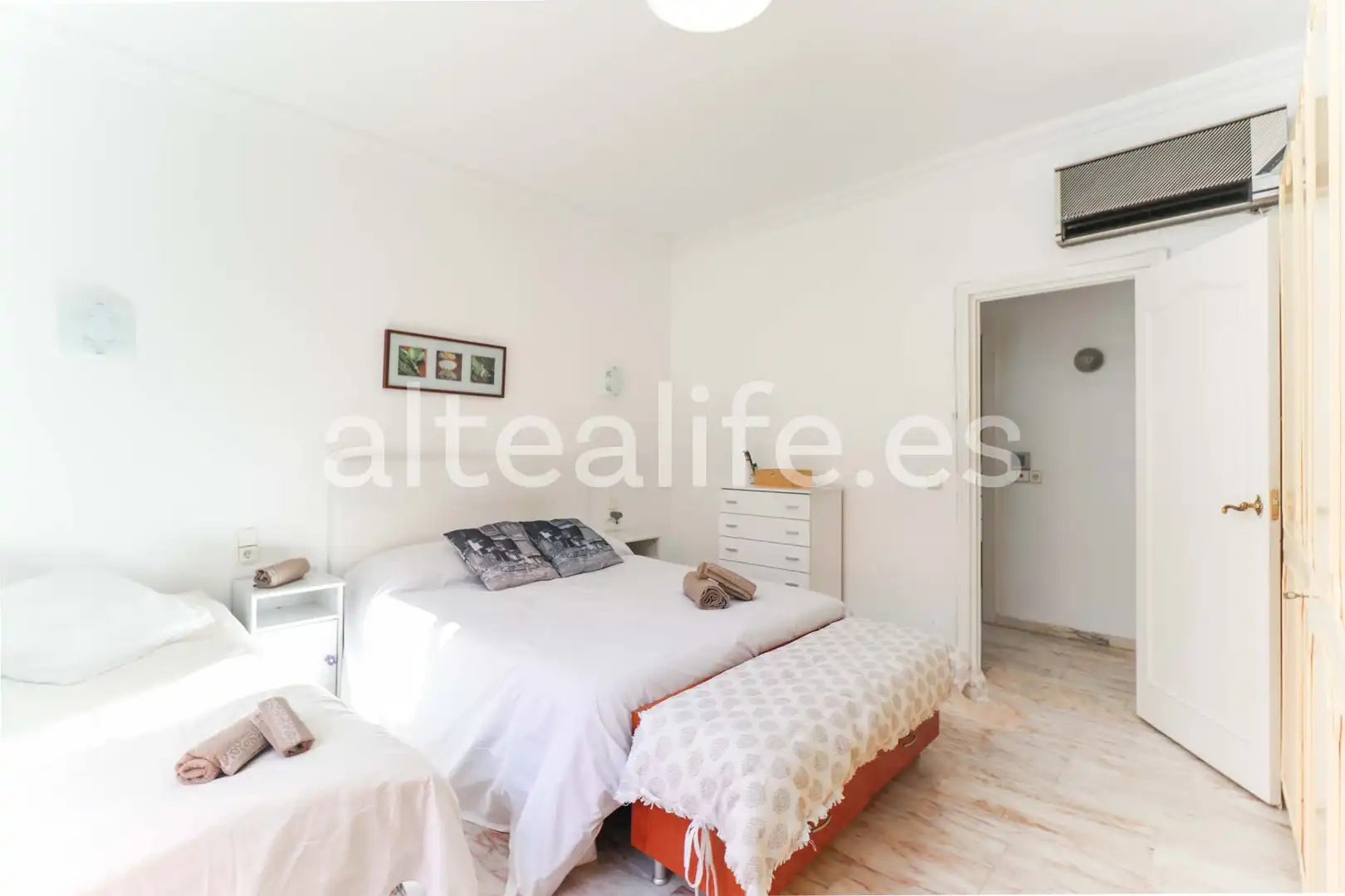 Bedroom of Houses for sale in L'Alfàs del Pi  with Air Conditioner, Heating and Private garden