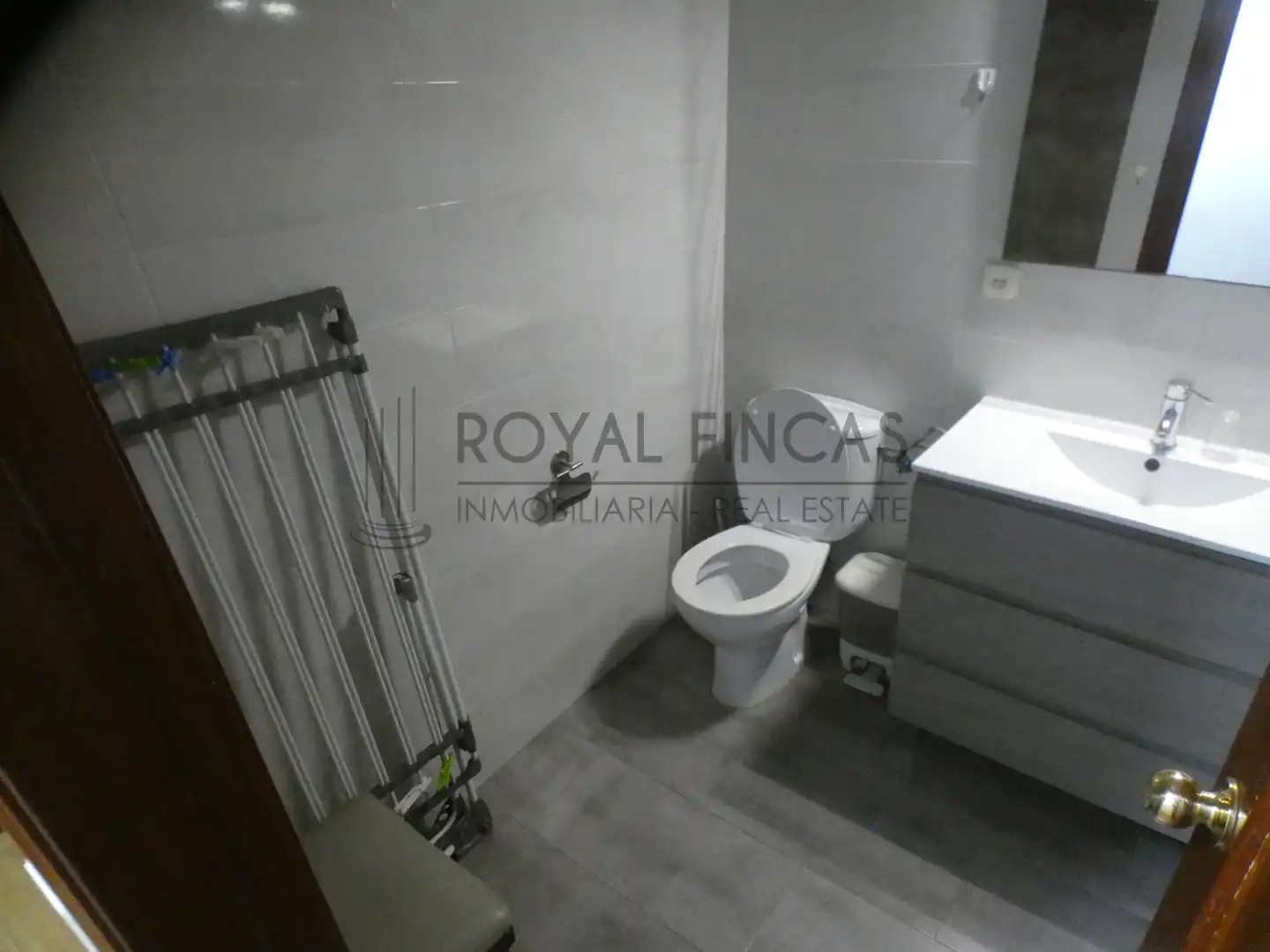 Bathroom of Flat for sale in Benalmádena  with Terrace and Furnished