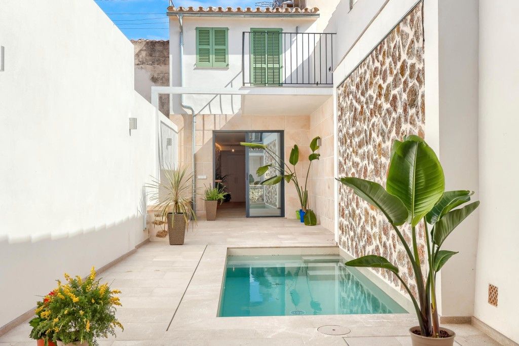 Swimming pool of Country house for sale in Pollença  with Air Conditioner, Heating and Terrace