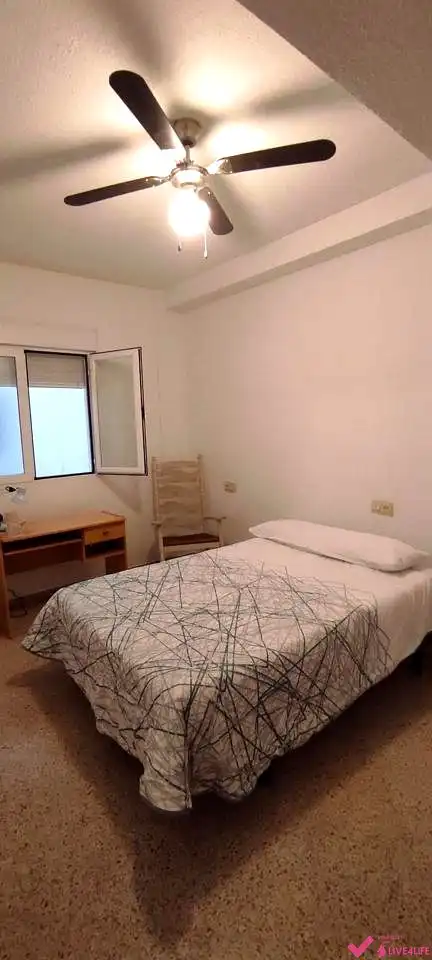 Flat with lift to rent in De Ronda