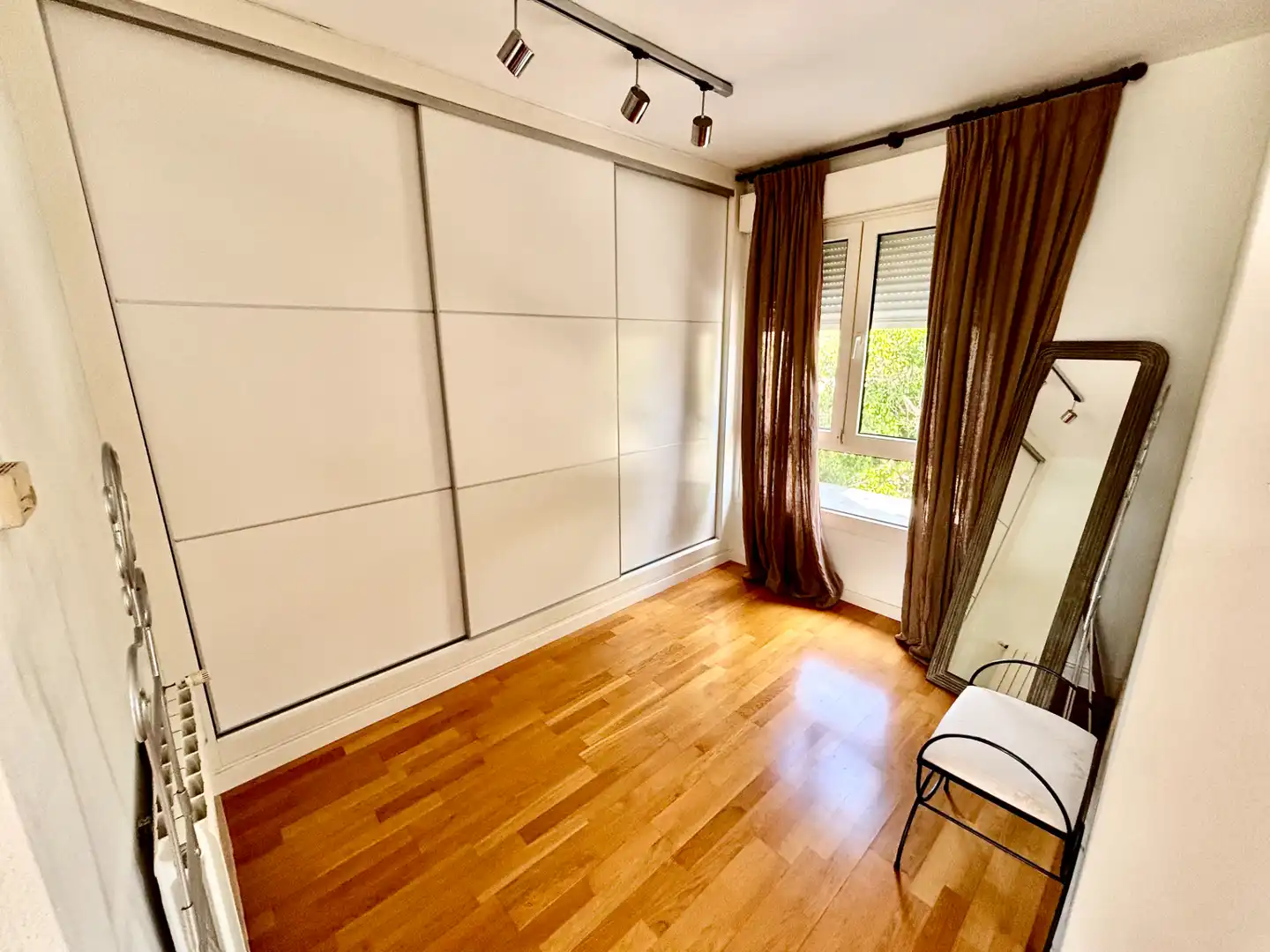 Habitación de Casa adosada en venta en Sant Joan d'Alacant con Aire acondicionado, Calefacción y Jardín privado