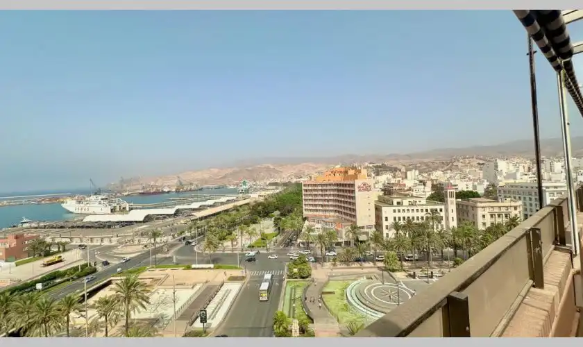 Vista exterior de Ático en venta en Almería con Aire acondicionado, Calefacción y Terraza