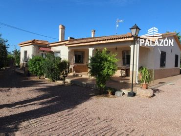 Chalet en venta en Crevillent