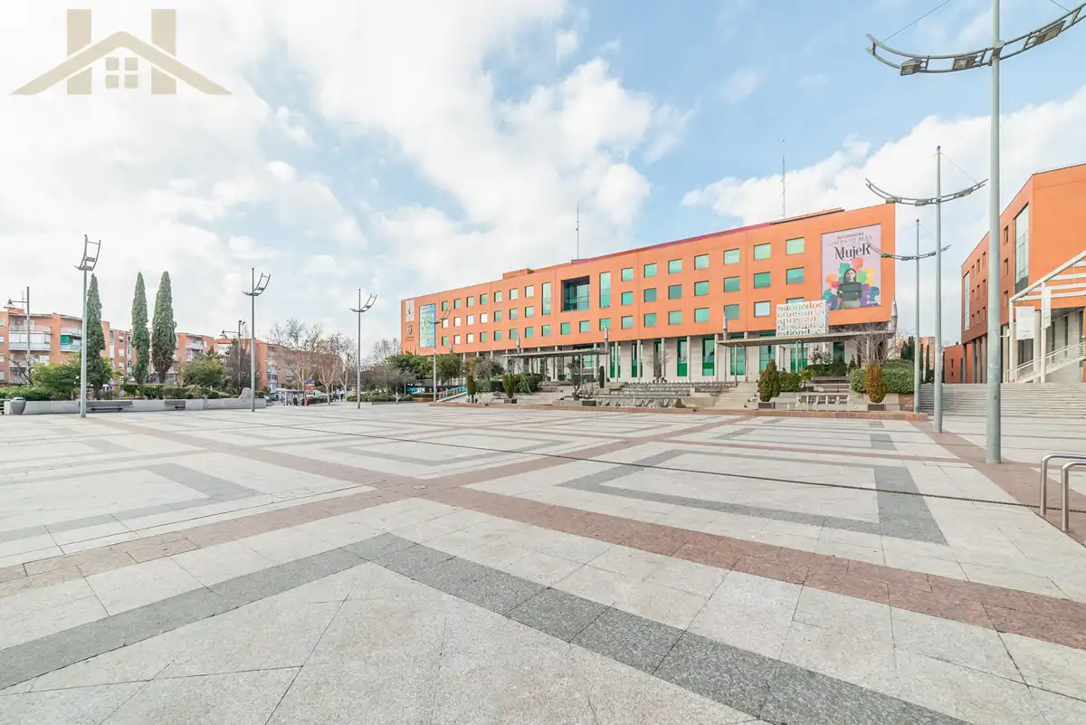 Vista exterior de Piso en venta en Alcobendas con Aire acondicionado, Calefacción y Trastero