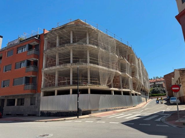 Vista exterior de Apartament en venda en Villamediana de Iregua amb Calefacció, Parquet i Terrassa