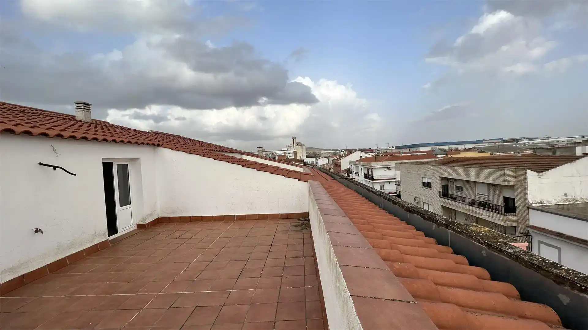 Vista exterior de Dúplex en venda en Zafra amb Traster i Balcó