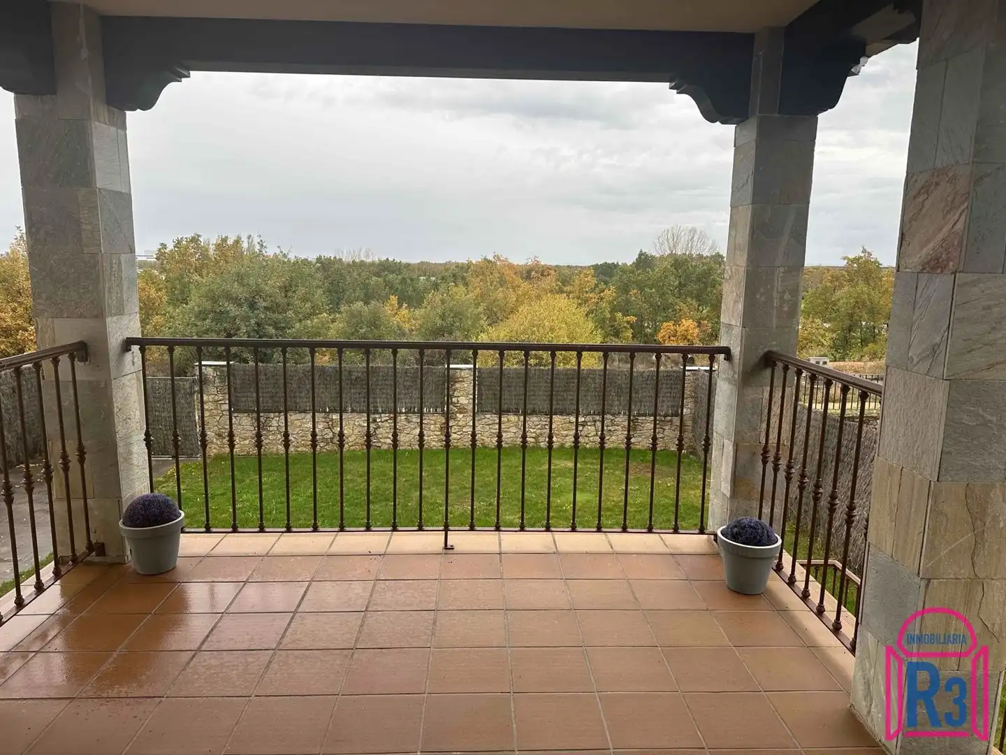 Adossat amb jardí en venda a Valverde de la Virgen, imagen 25